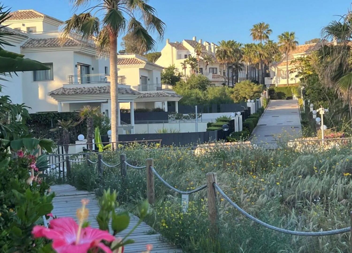 Stylish Townhouse In Beachfront Complex Marbella Holiday home