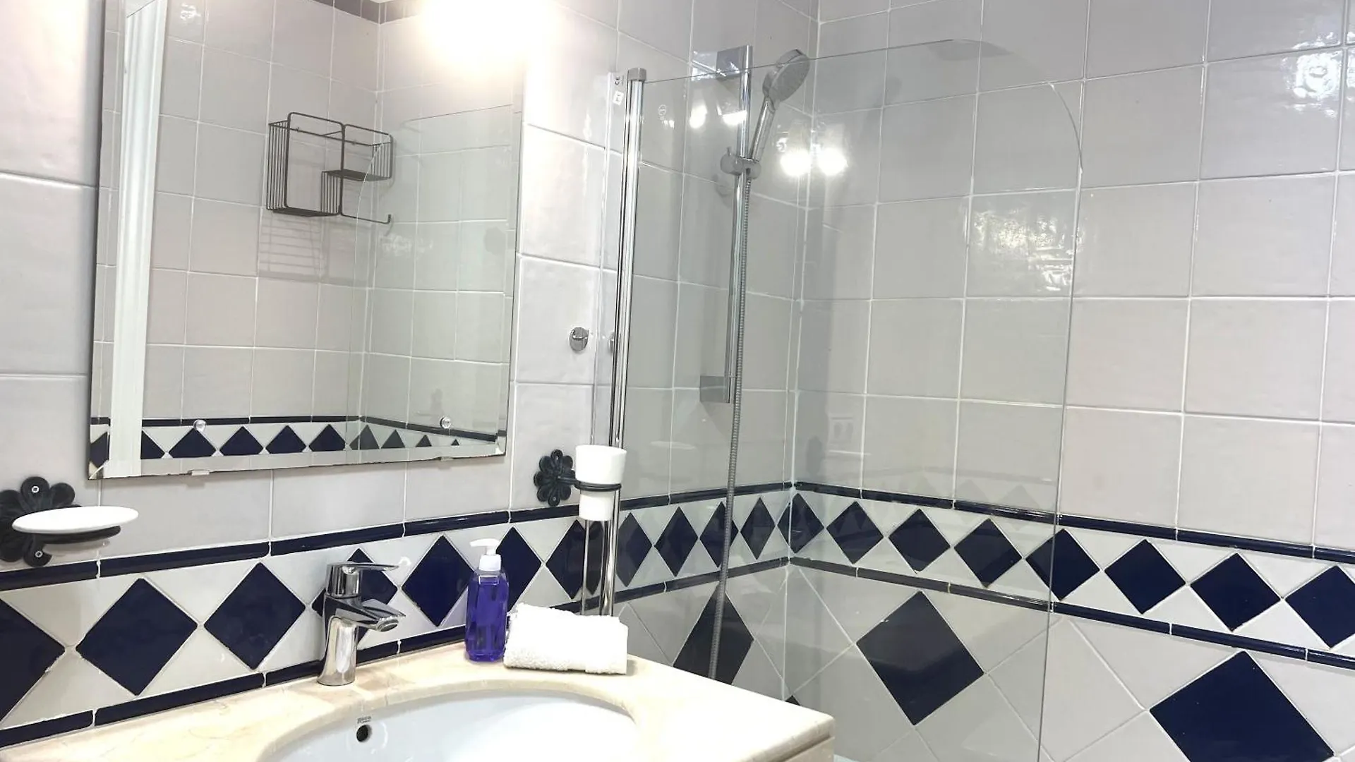 Stylish Townhouse In Beachfront Complex Marbella 0*,  Espanha