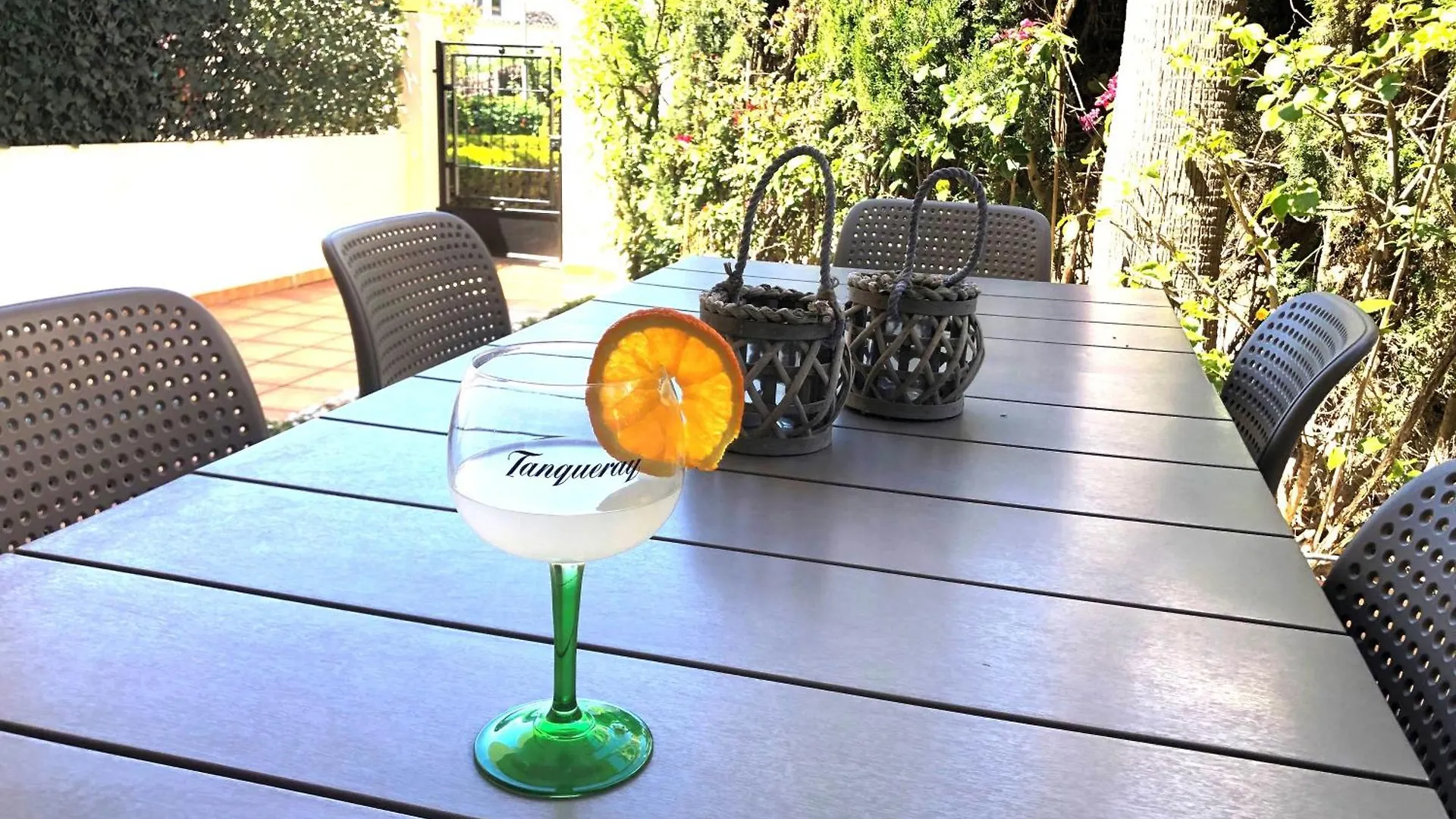 Stylish Townhouse In Beachfront Complex Marbella 0*,  Espanha