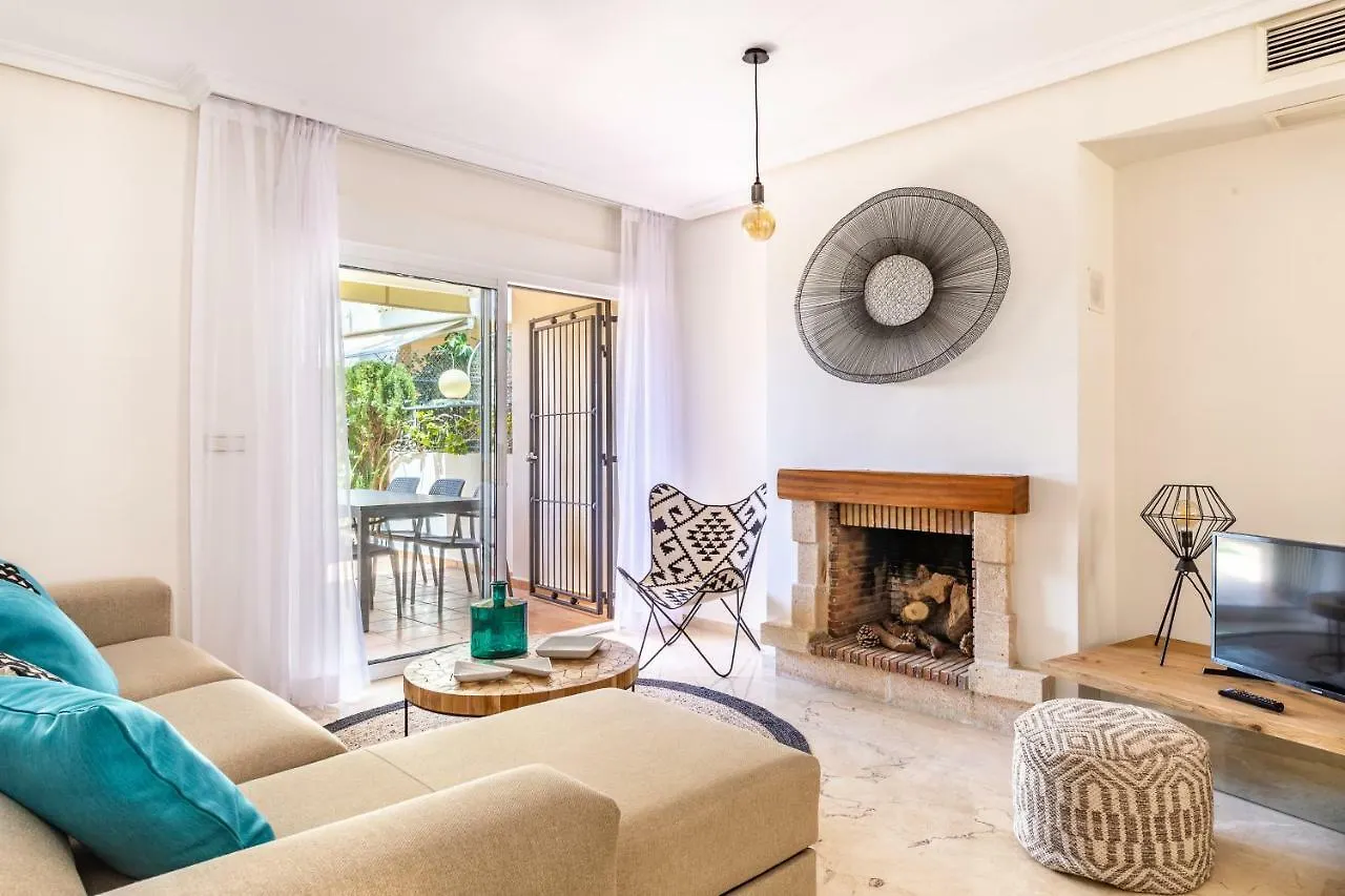 Stylish Townhouse In Beachfront Complex Marbella